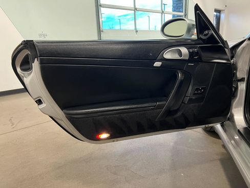 Used 2006 Porsche 911 Carrera 4S image 27