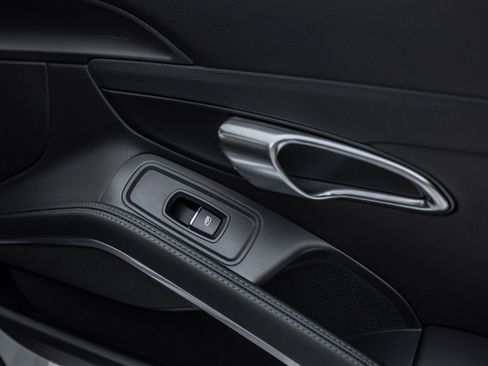 Used 2014 Porsche 911 Carrera S image 32