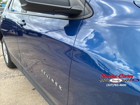 Used 2022 Chevrolet Equinox LS FWD image 3