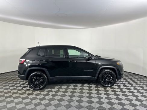 New 2026 Jeep Compass Latitude image 10