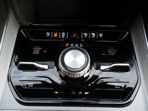 Used 2024 Jeep Wagoneer L Series II w/ Convenience Group I image 26