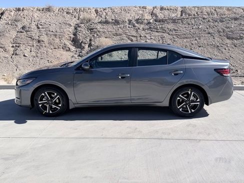New 2025 Nissan Sentra SV image 4