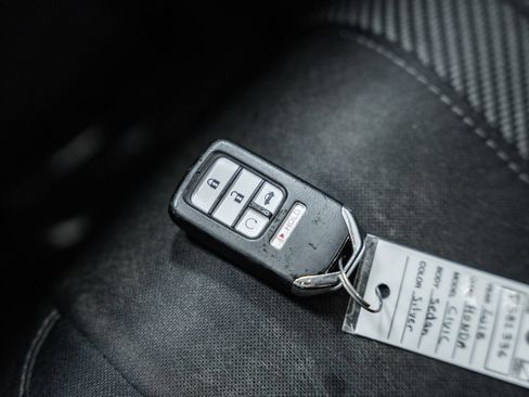 Used 2018 Honda Civic EX image 38