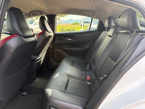 Used 2025 Toyota Prius Plug-In Hybrid FWD image 20