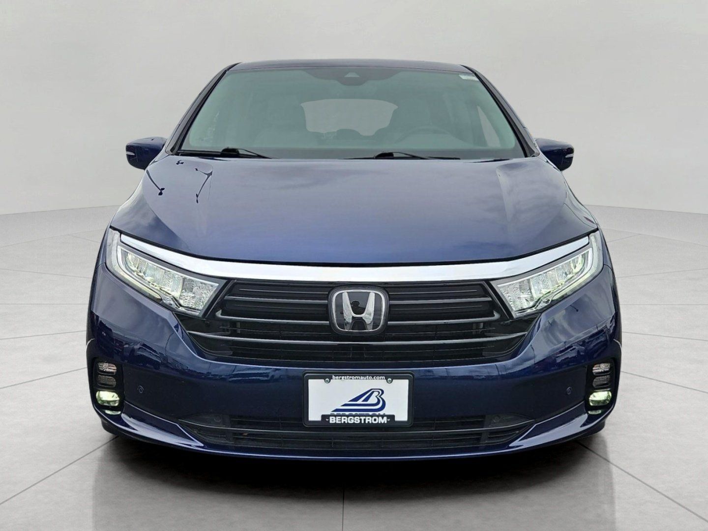 Used 2024 Honda Odyssey Touring image 3