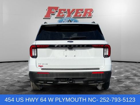 Certified 2025 Ford Explorer Active RWD image 4