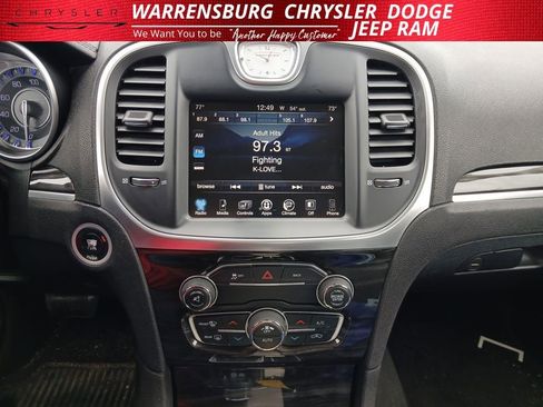 Used 2015 Chrysler 300 Limited w/ Driver Convenience Group image 18