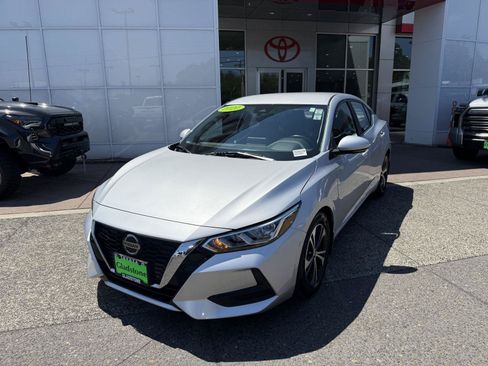 Used 2020 Nissan Sentra SV FWD image 2