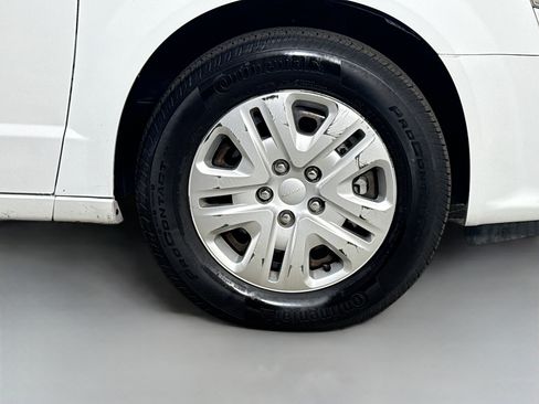 Used 2019 Dodge Grand Caravan SE image 30