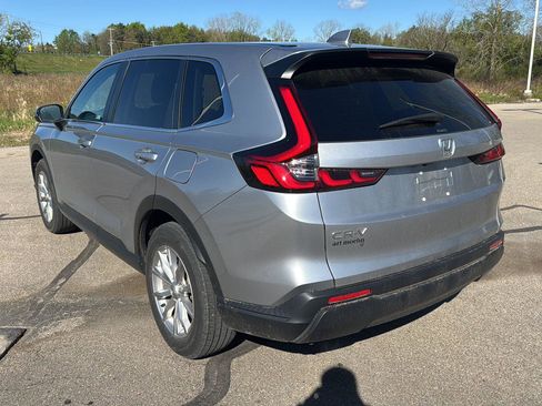 Used 2023 Honda CR-V EX image 3
