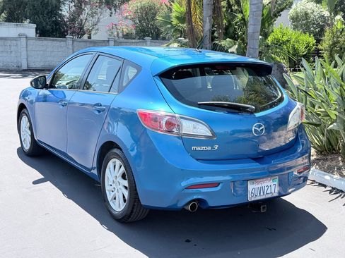 Used 2012 MAZDA MAZDA3 i Touring FWD image 3