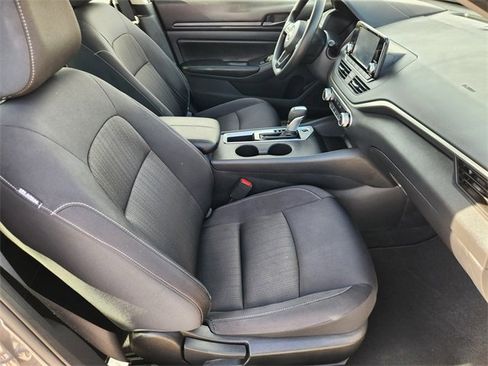 Used 2024 Nissan Altima 2.5 S image 14