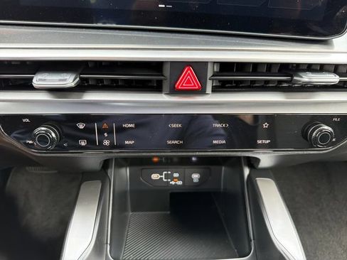 New 2026 Kia Sorento LX FWD image 14