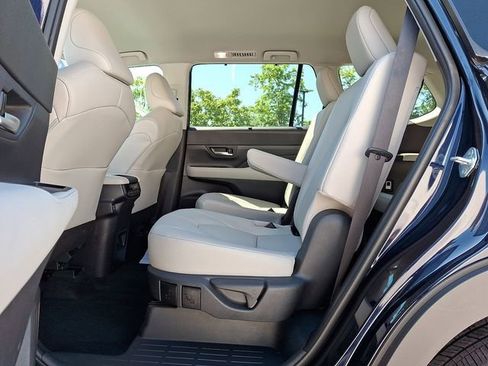 Used 2025 Toyota Grand Highlander AWD image 13
