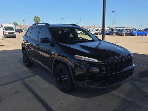 Used 2017 Jeep Cherokee Sport FWD image 6