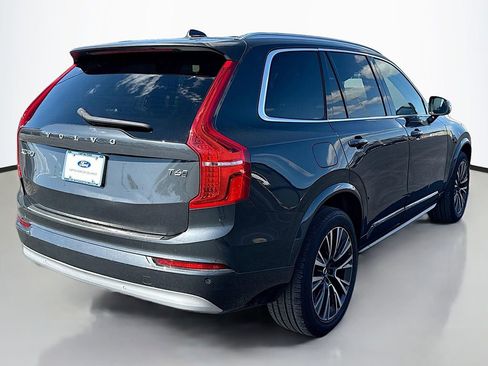 Used 2022 Volvo XC90 T6 Momentum w/ Climate Package image 11