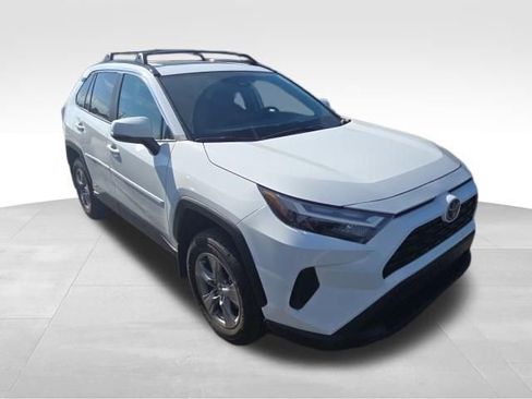 Used 2025 Toyota RAV4 XLE w/ Convenience Package AWD/4WD image 9