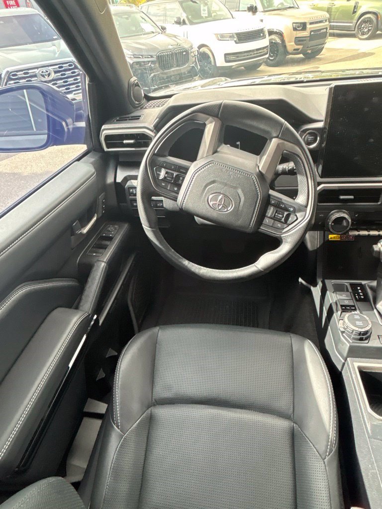 Used 2025 Toyota 4Runner Limited w/ Tow Technology Package AWD/4WD image 16