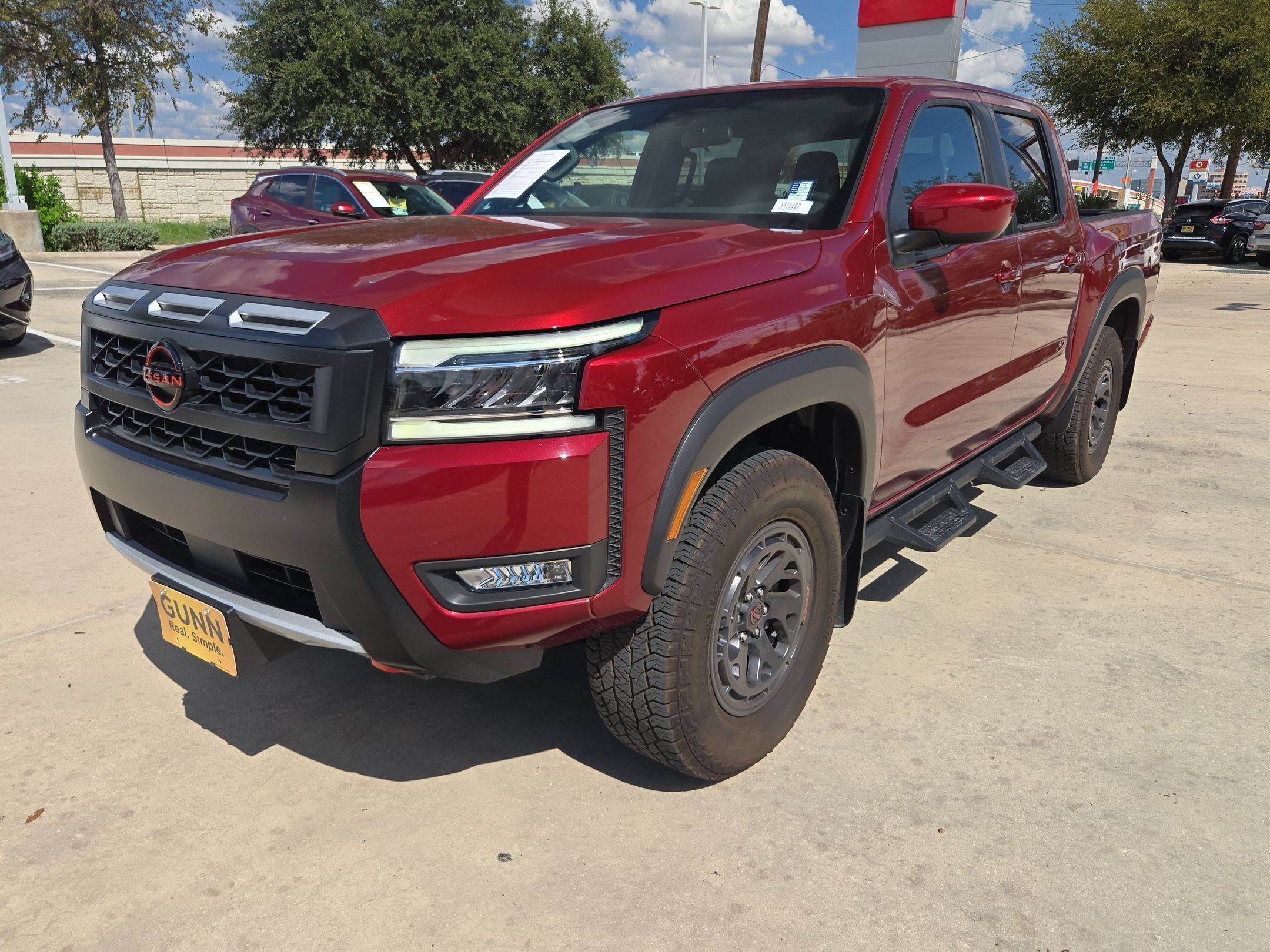 Used 2025 Nissan Frontier PRO-4X w/ Tow Package AWD/4WD image 7