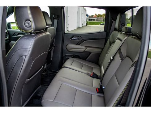 Used 2023 Chevrolet Colorado ZR2 w/ ZR2 Convenience Package III image 30