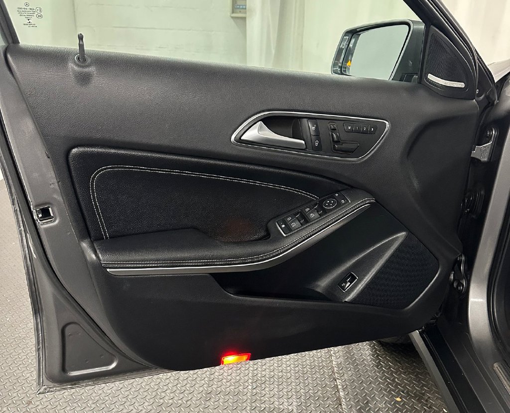 Used 2017 Mercedes-Benz GLA 250 4MATIC image 8