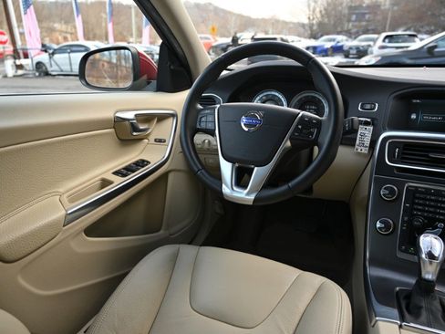 Used 2013 Volvo S60 T5 image 11