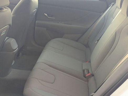 New 2025 Hyundai Elantra SE image 26