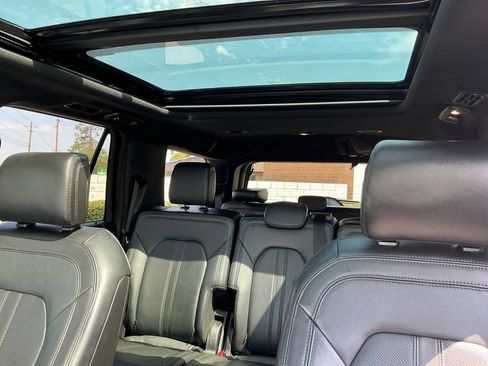 Used 2018 Ford Expedition Limited w/ Equipment Group 302A AWD/4WD image 12
