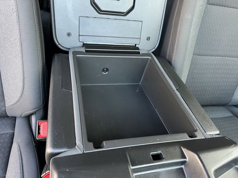 Used 2025 Chevrolet Silverado 2500 LT w/ Convenience Package image 24