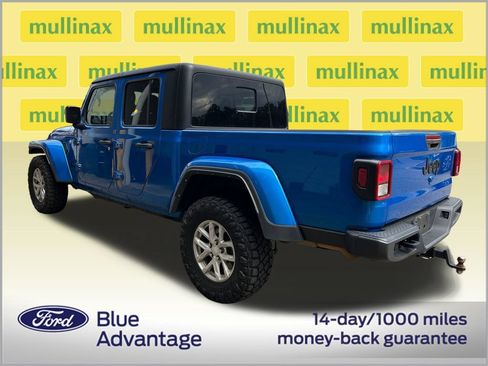 Used 2023 Jeep Gladiator Sport AWD/4WD image 3