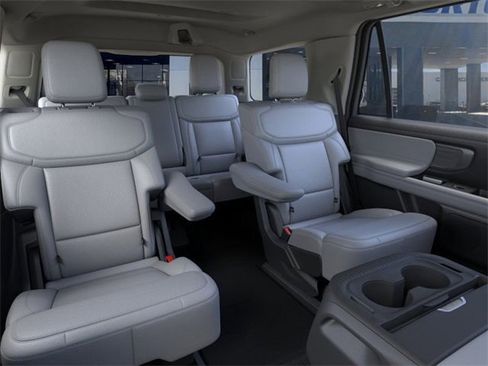 New 2025 Ford Expedition Platinum w/ Driver's Package image 11