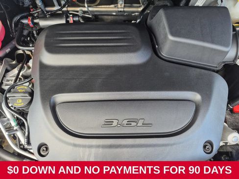 Used 2025 Chrysler Pacifica Select FWD image 30