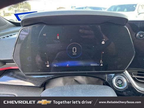 Certified 2024 Chevrolet Trax RS w/ Driver Confidence Package image 21