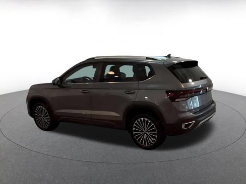 Used 2026 Volkswagen Taos SE FWD image 6