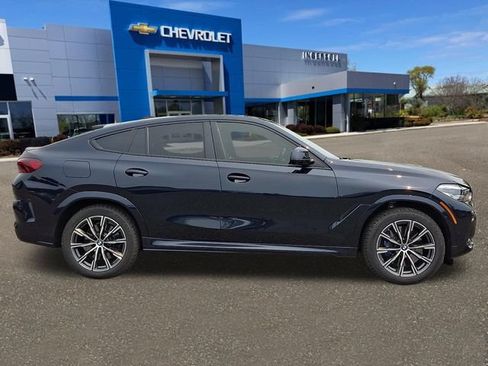 Used 2022 BMW X6 M50i w/ Parking Assistance Package AWD/4WD image 23