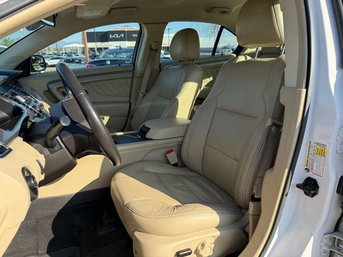 Used 2016 Ford Taurus SEL FWD image 10