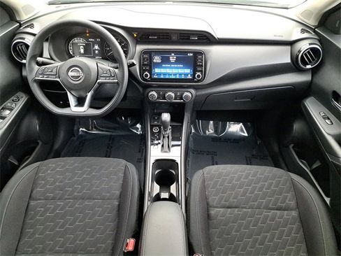Used 2024 Nissan Kicks SV image 15