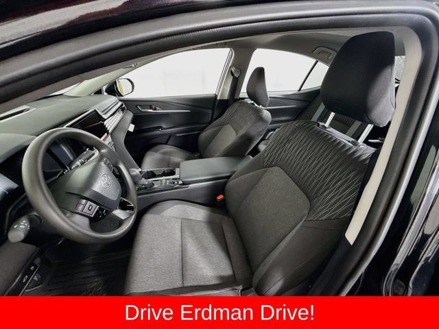 Used 2026 Toyota Camry LE w/ Convenience Package FWD image 5