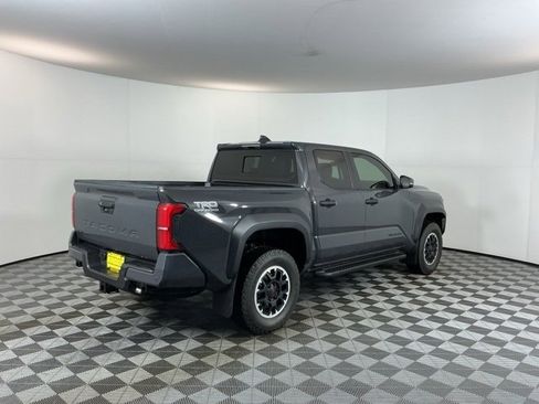 Used 2024 Toyota Tacoma TRD Off-Road image 4