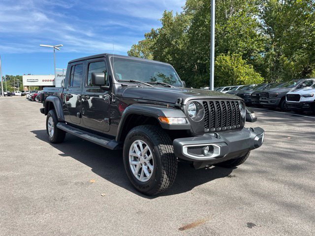 Used 2023 Jeep Gladiator Sport AWD/4WD image 19