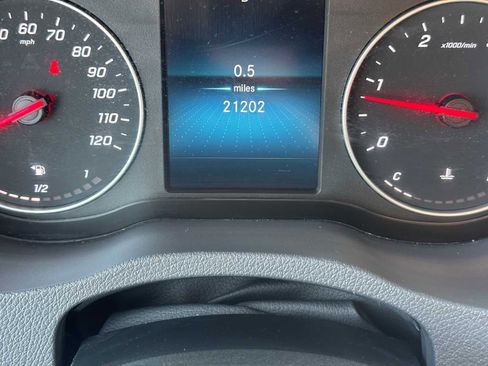 Used 2024 Mercedes-Benz Sprinter 2500 image 30