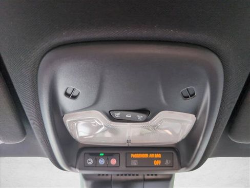 Used 2026 Chevrolet Colorado ZR2 w/ Technology Package AWD/4WD image 17