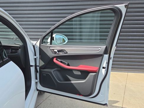 New 2026 Porsche Macan GTS image 20