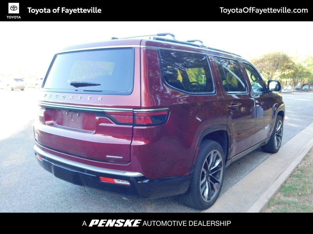 Used 2022 Jeep Wagoneer Series III w/ Premium Group I AWD/4WD image 4