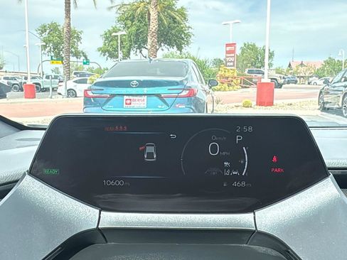 Used 2025 Toyota Prius XLE image 13