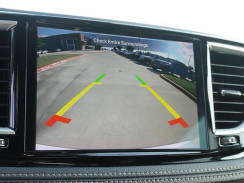 Used 2022 Chrysler Pacifica Touring image 27