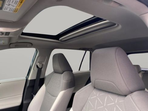 Used 2025 Toyota RAV4 XLE w/ Convenience Package image 29