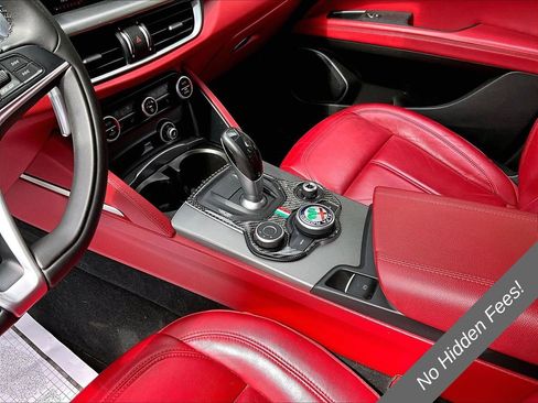 Used 2018 Alfa Romeo Stelvio Sport w/ Quick Order Package 22J Sport AWD/4WD image 13