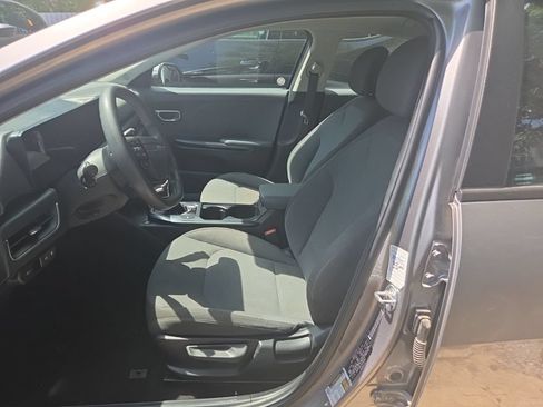 Used 2025 Kia K4 FWD image 3