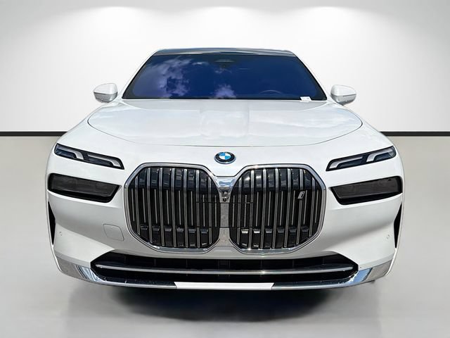 Used 2025 BMW i7 eDrive50 w/ Premium Package RWD image 8